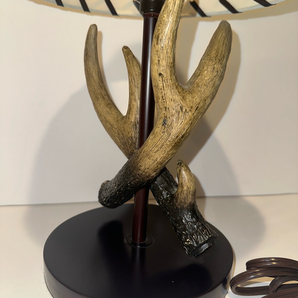 Vintage Faux Antlers Lamp - Picture 9 of 16